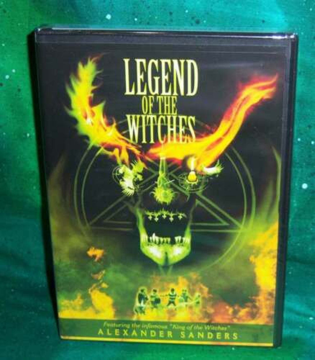 Witches — 3 Discs artwork